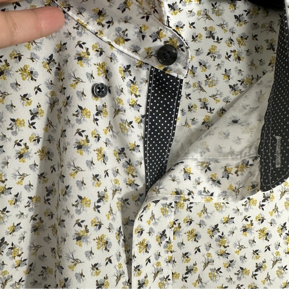 Michael Strahan size XL slim fit button down shirt, white with floral design - Picture 3 of 11